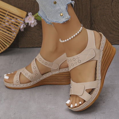 Margaux | Sandales compensées à brides ajourées et fermeture velcro