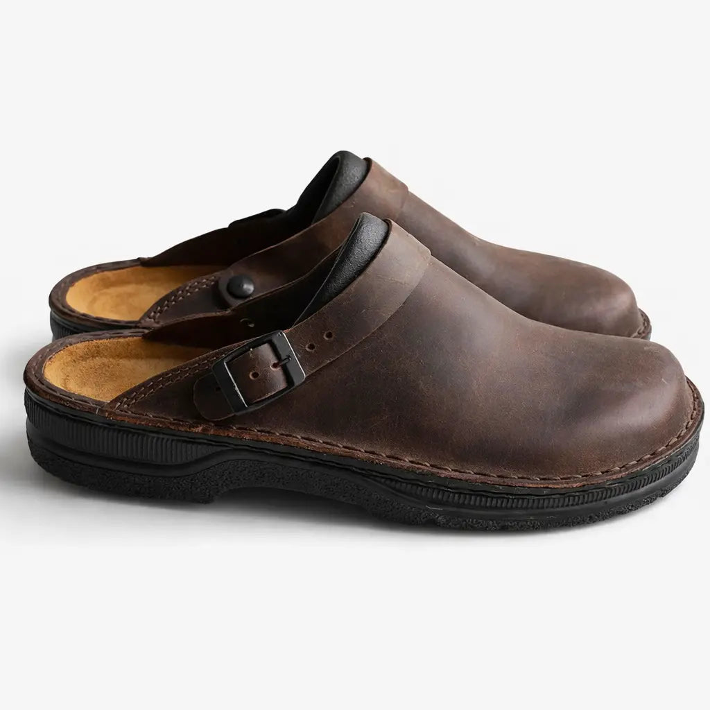 Sabots en cuir à bride ajustable