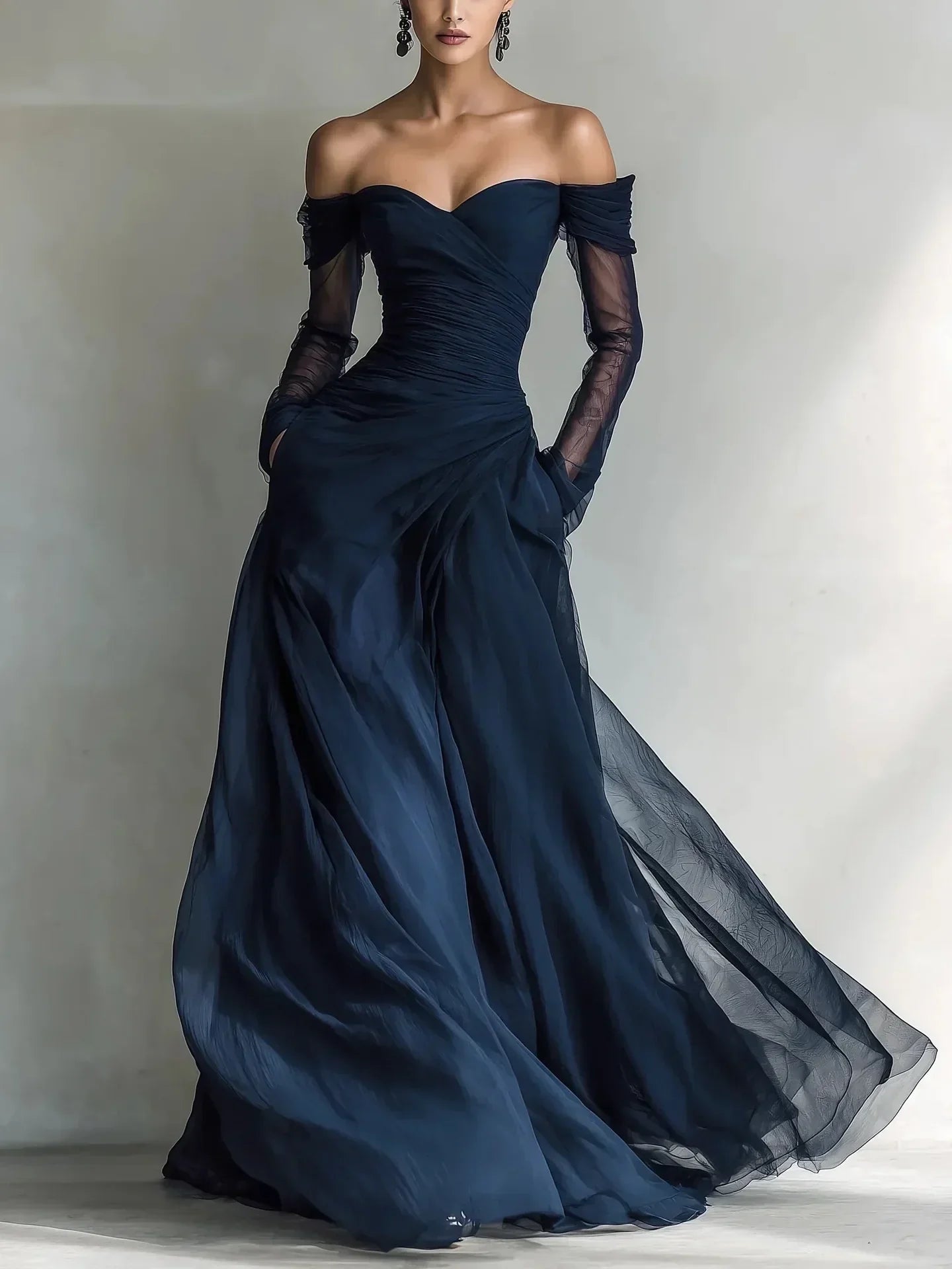 Éléonore | Robe longue en tulle bleu nuit à épaules dénudées