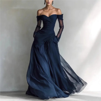 Éléonore | Robe longue en tulle bleu nuit à épaules dénudées