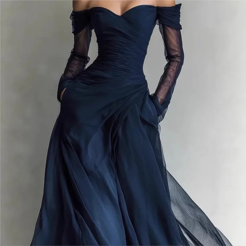 Éléonore | Robe longue en tulle bleu nuit à épaules dénudées